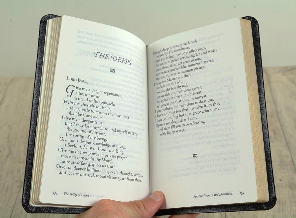 Additional view of The Valley of Vision: A Collection of Puritan Prayers & Devotions, 2 of 4