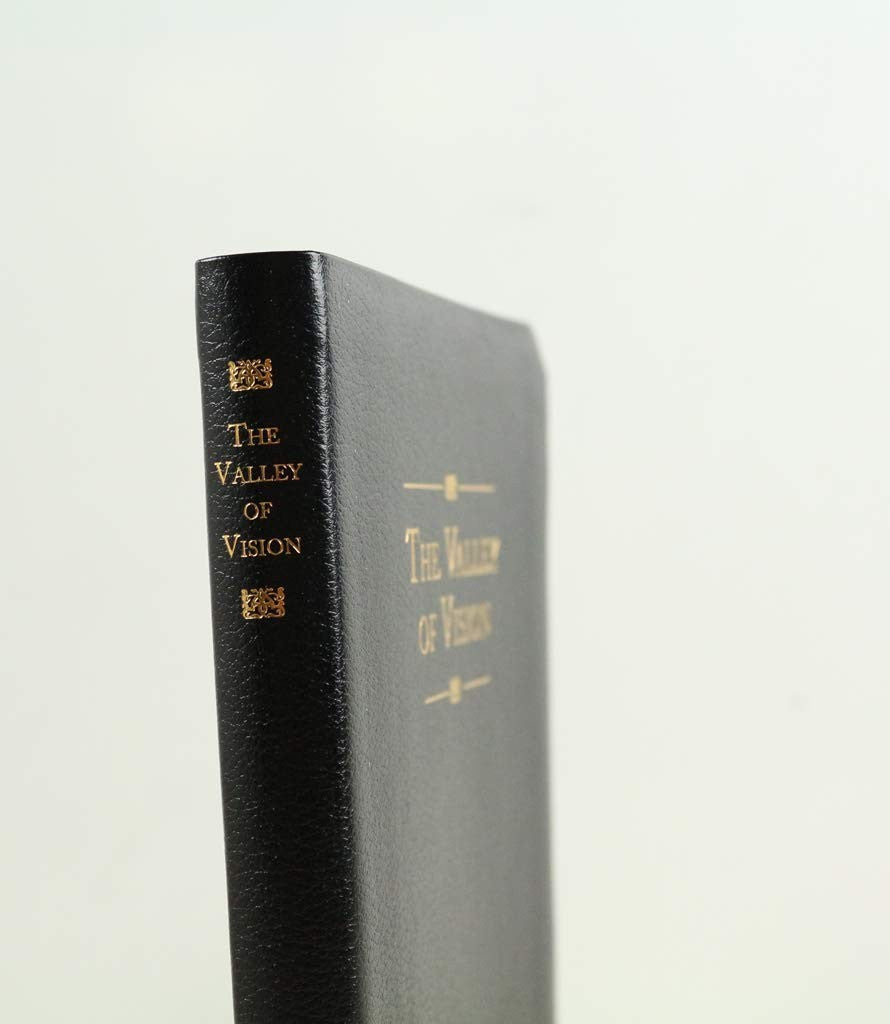 Additional view of The Valley of Vision: A Collection of Puritan Prayers & Devotions, 3 of 4