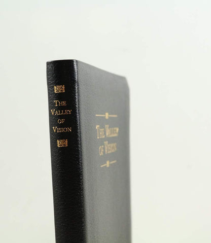 Additional view of The Valley of Vision: A Collection of Puritan Prayers & Devotions, 3 of 4